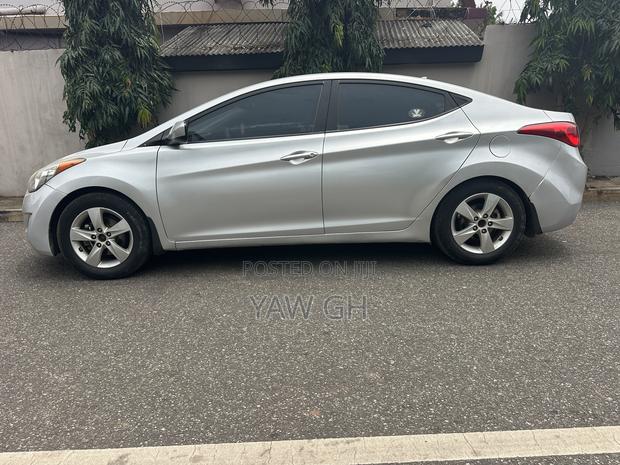Hyundai Elantra GLS Sedan FWD (1.8L 4cyl 6A) 2013 Silver