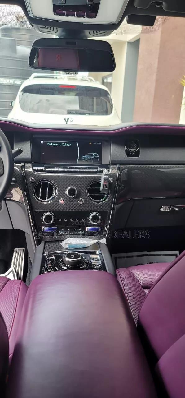 Rolls-Royce Cullinan Black Badge 2024 Black