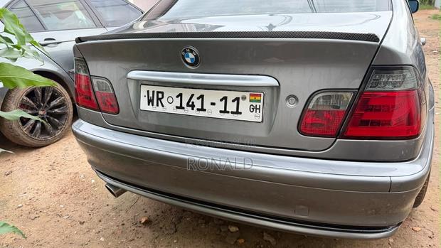 BMW 3 Series 320i RWD 2008 Gray