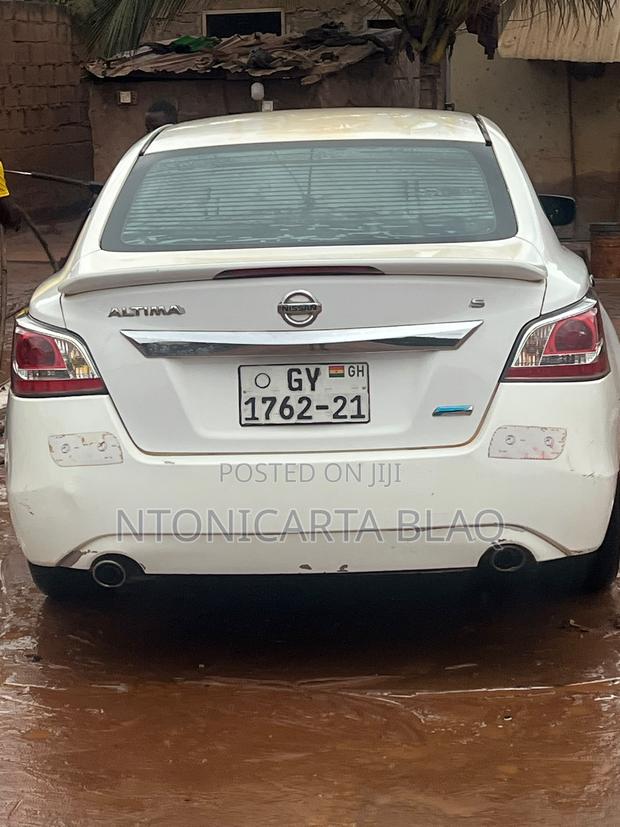 Nissan Altima 2.5 S 4dr Sedan (2.5L 4cyl CVT) 2015 White