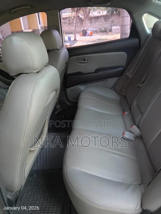 Hyundai Elantra 2009 White