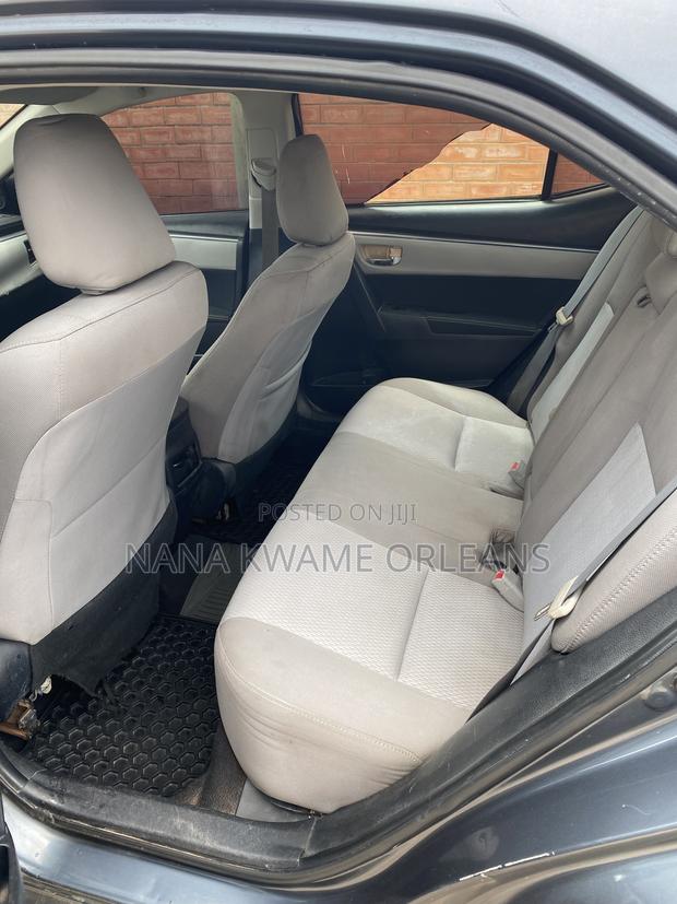 Toyota Corolla LE 4dr Sedan (1.8L 4cyl CVT) 2015 Gray