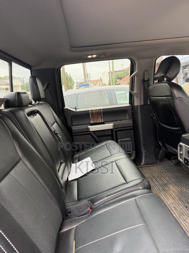 Ford F-150 Lariat 4x4 SuperCrew Cab Styleside 5.5 ft. box 145 in. WB Black