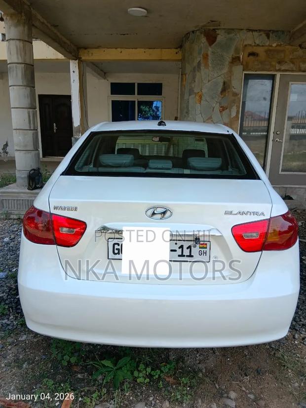 Hyundai Elantra 2009 White