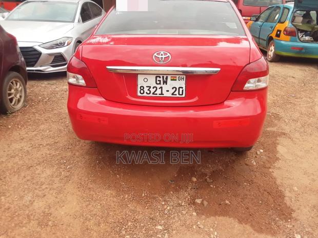 Toyota Yaris 2010 Red