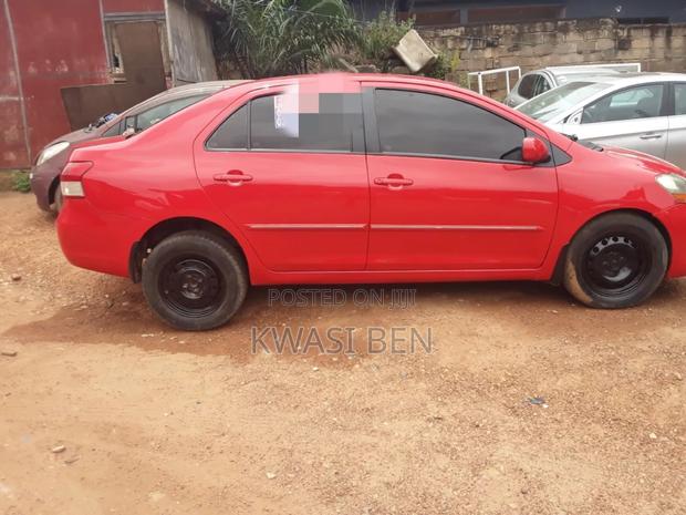 Toyota Yaris 2010 Red