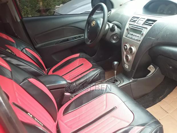 Toyota Yaris 2010 Red