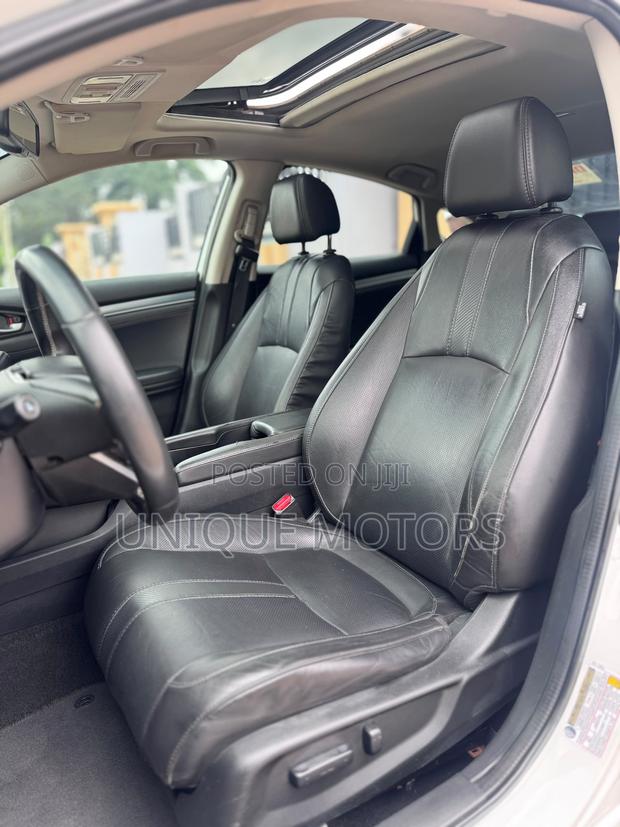 Honda Civic Touring 4dr Sedan (1.5L 4cyl) 2016 White