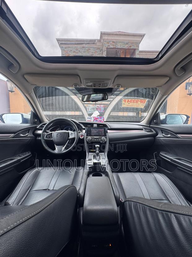 Honda Civic Touring 4dr Sedan (1.5L 4cyl) 2016 White
