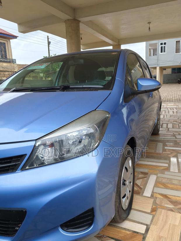 Toyota Vitz 1.3 FWD 5dr 2014 Blue