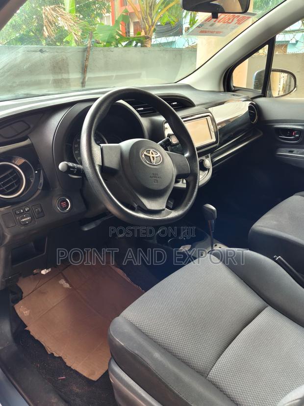 Toyota Vitz 1.3 FWD 5dr 2014 Blue
