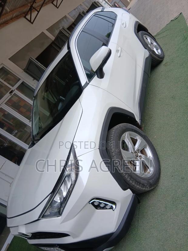 Toyota RAV4 2020 White
