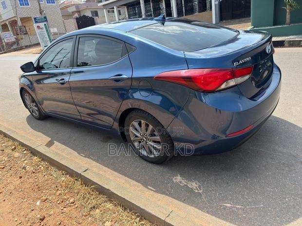 Hyundai Elantra SE Sedan FWD (1.8L 4cyl 6A) 2016 Blue