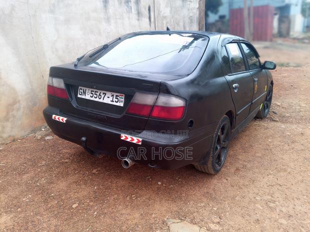 Nissan Primera 2000 Black