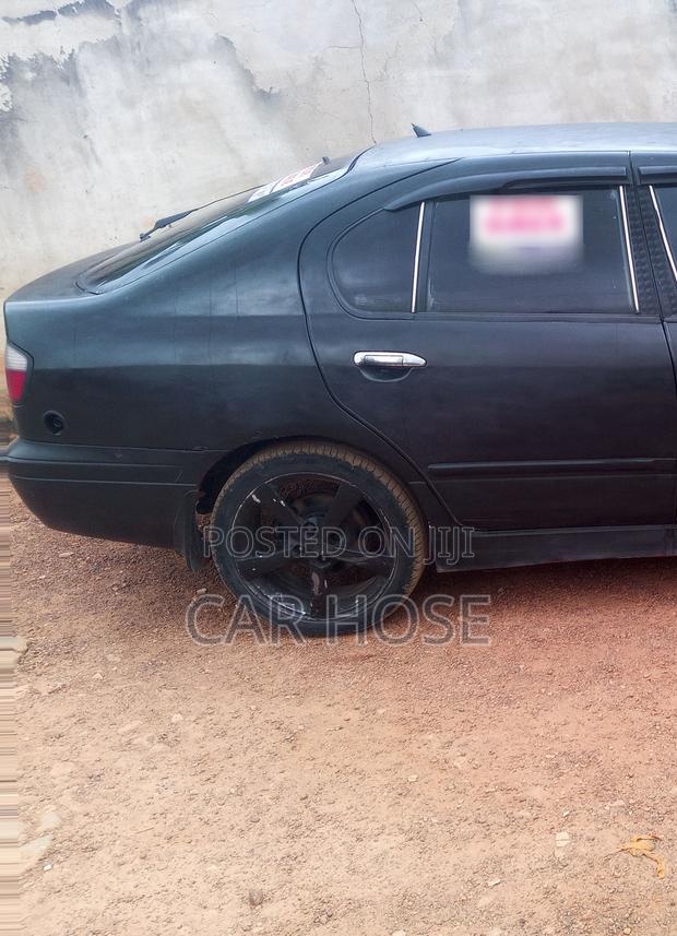 Nissan Primera 2000 Black