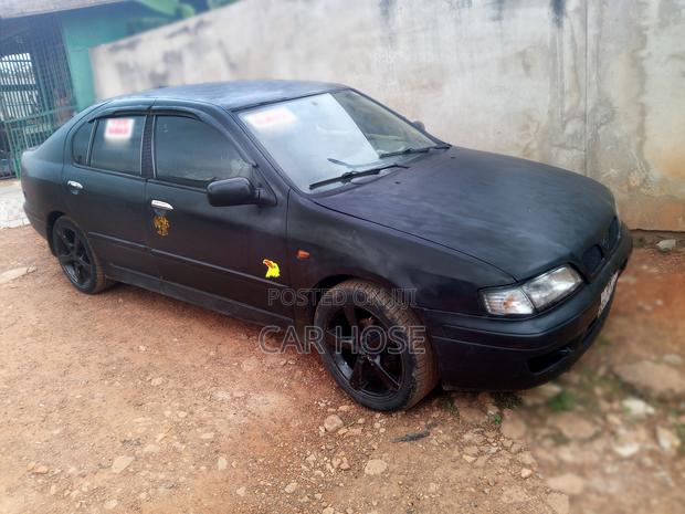 Nissan Primera 2000 Black