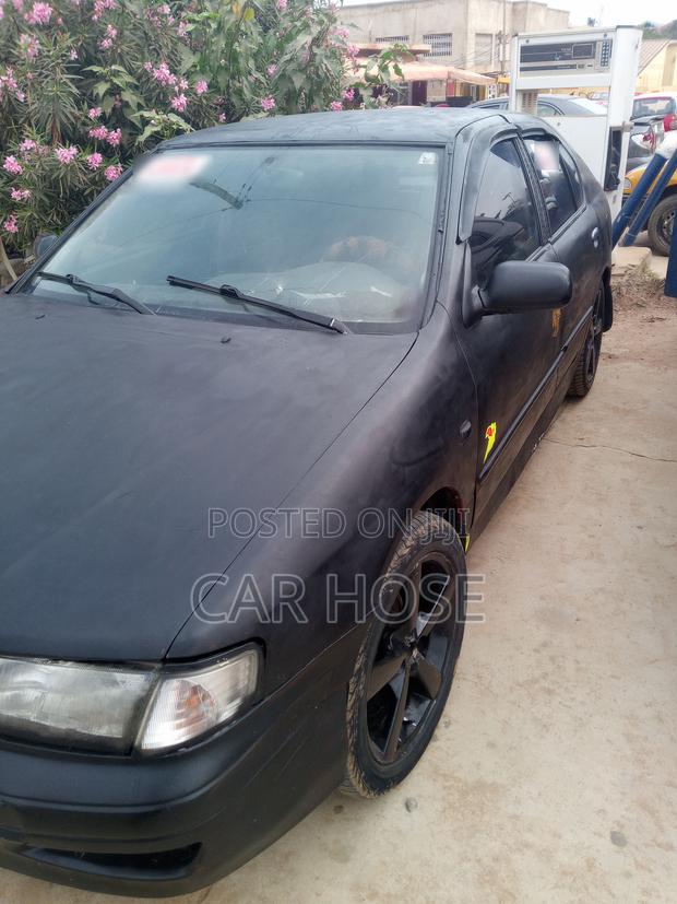 Nissan Primera 2000 Black