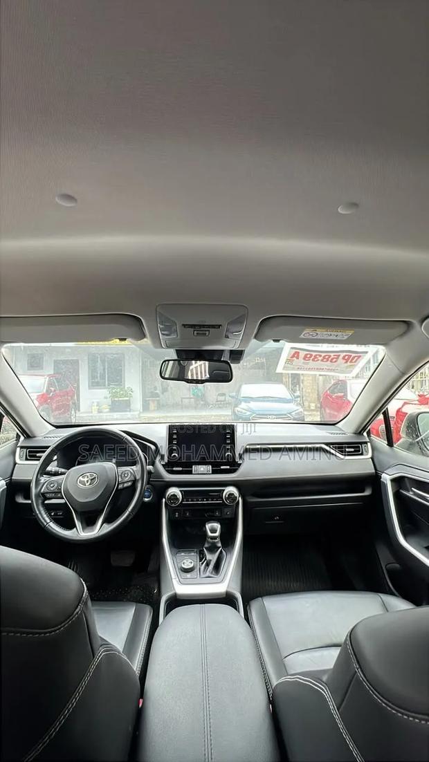 Toyota RAV4 2019 White