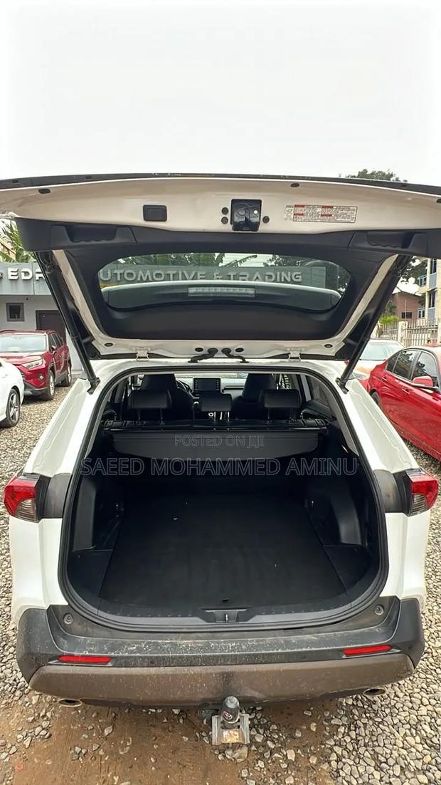 Toyota RAV4 2019 White