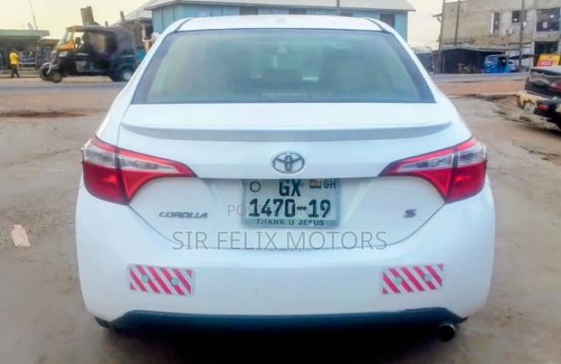 Toyota Corolla LE Eco Plus 4dr Sedan (1.8L 4cyl CVT) 2015 White