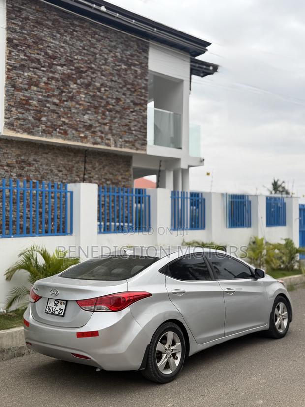 Hyundai Elantra SE 4dr Sedan (1.8L 4cyl 6A) 2014 Silver