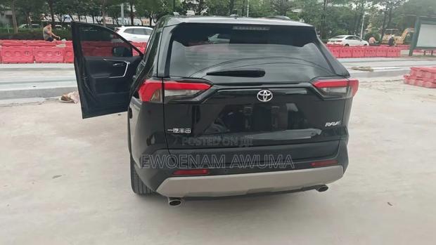 Toyota RAV4 2024 Black