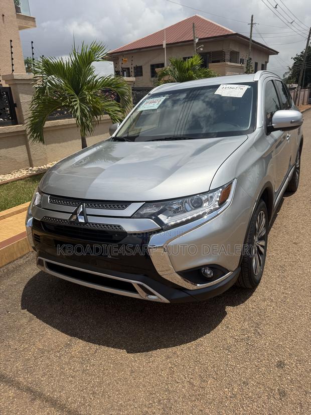 Mitsubishi Outlander SEL S-AWC 2020 Silver