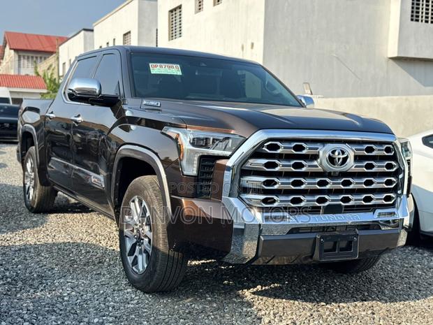 Toyota Tundra 1794 Edition CrewMax 4WD SB w/6.5' Bed 2025 Brown