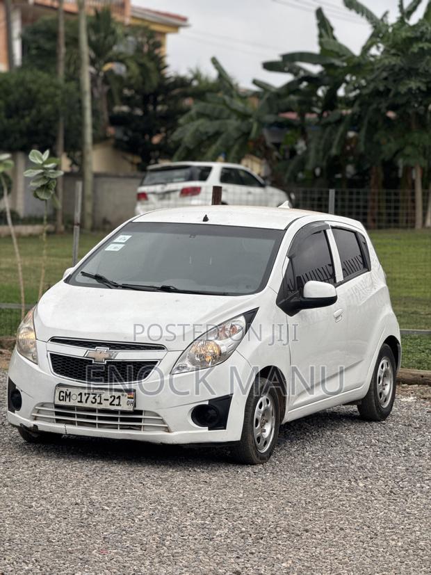 Chevrolet Spark Hatch LT 2010 White