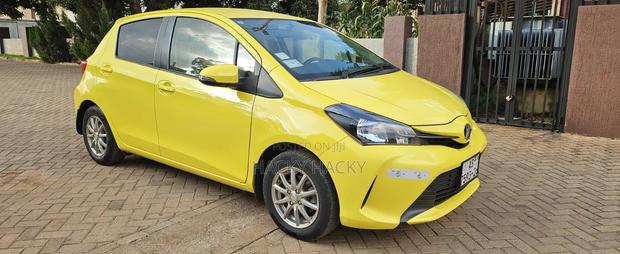 Toyota Vitz 2015 Yellow