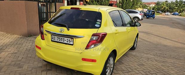Toyota Vitz 2015 Yellow