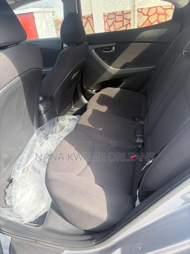 Hyundai Elantra Limited Sedan FWD (1.8L 4cyl 6A) 2016 Gray
