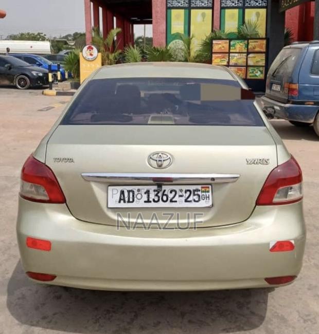 Toyota Yaris 1.5 Sedan 2008 Gold