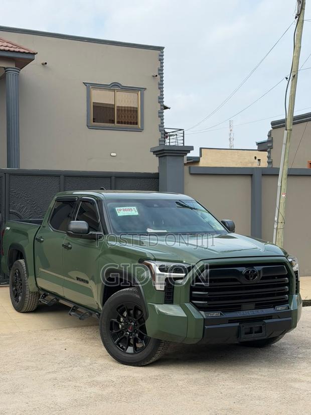Toyota Tundra SR5 2022 Green