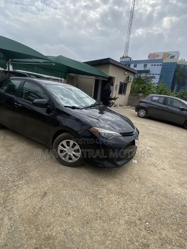 Toyota Corolla LE ECO w/Package 1 4dr Sedan (1.8L 4cyl CVT) 2017 Black