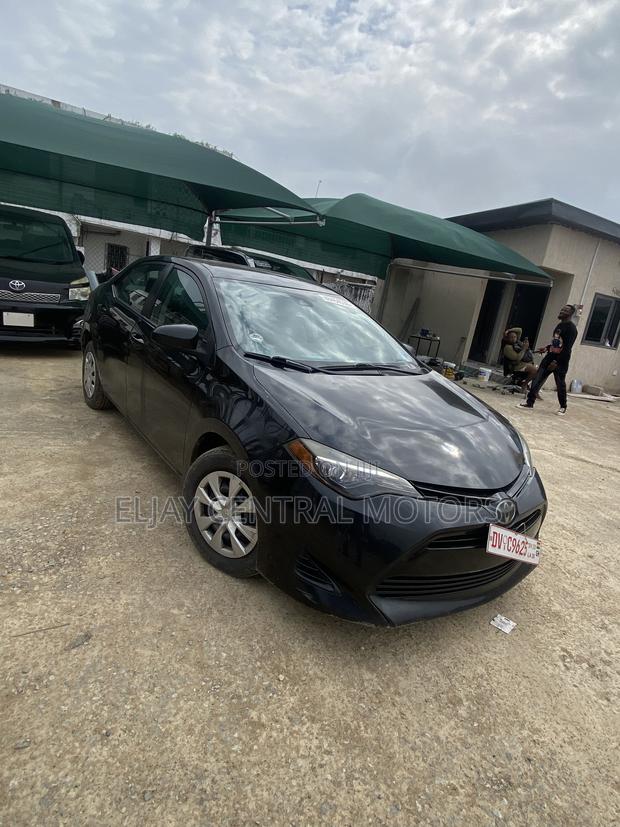 Toyota Corolla LE ECO w/Package 1 4dr Sedan (1.8L 4cyl CVT) 2017 Black