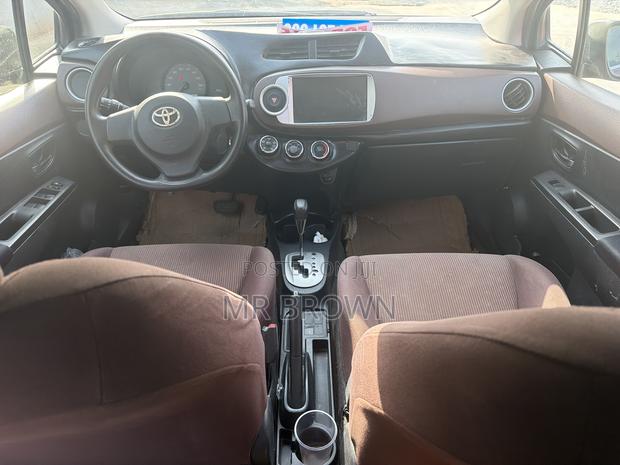 Toyota Vitz 1.3 AWD 3dr 2011