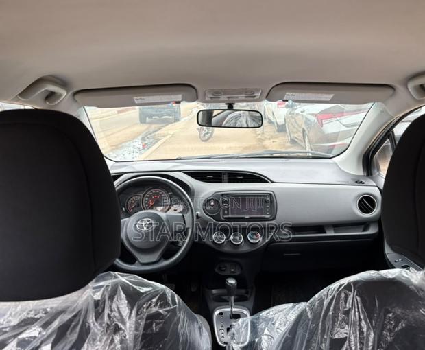 Toyota Yaris 2016 Silver