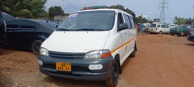 Toyota Grand HiAce 2002 White