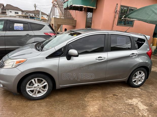 Nissan Versa 2014 Gray