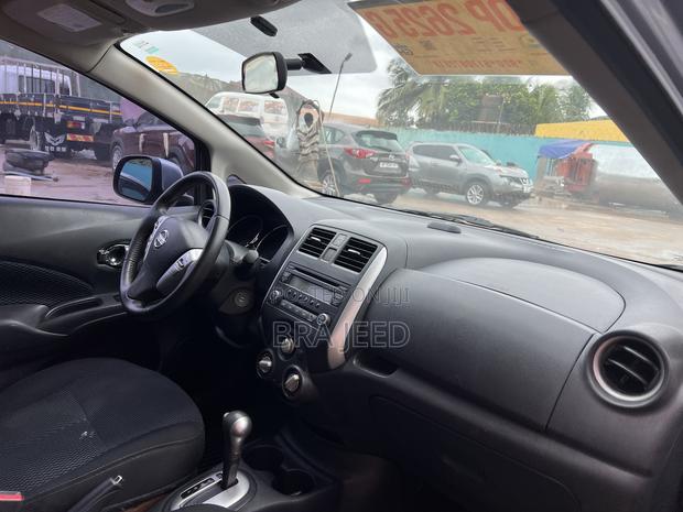 Nissan Versa 2014 Gray