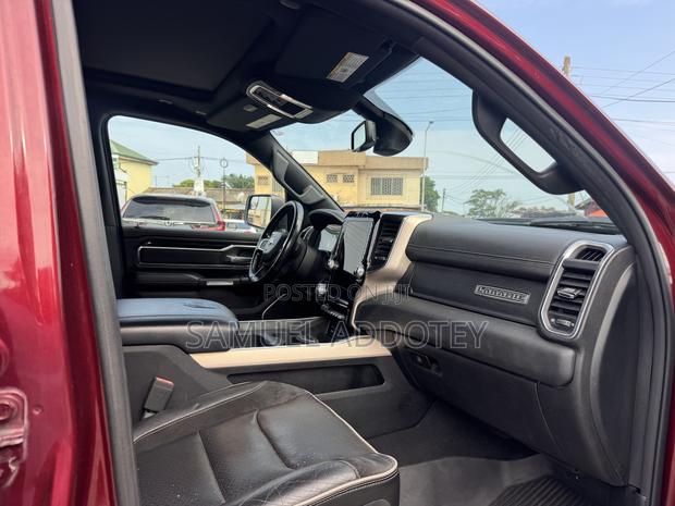 Dodge RAM 2022 Brown