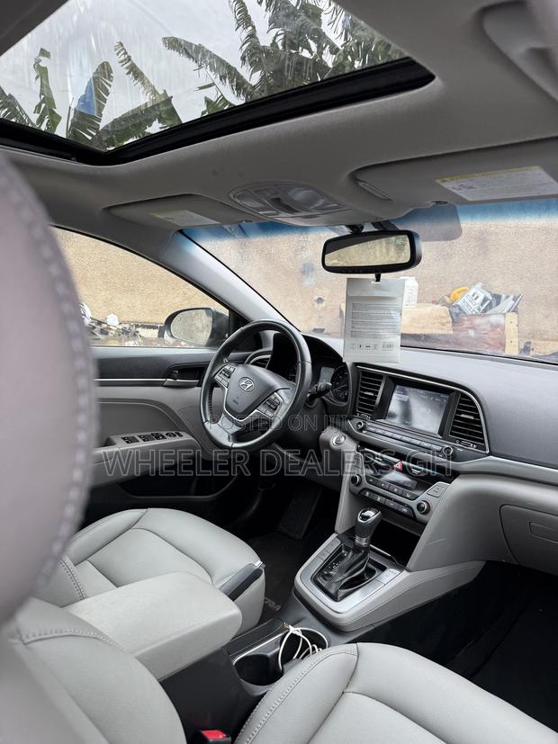 Hyundai Elantra SE 2018 Black