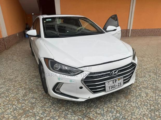 Hyundai Elantra 2017 White
