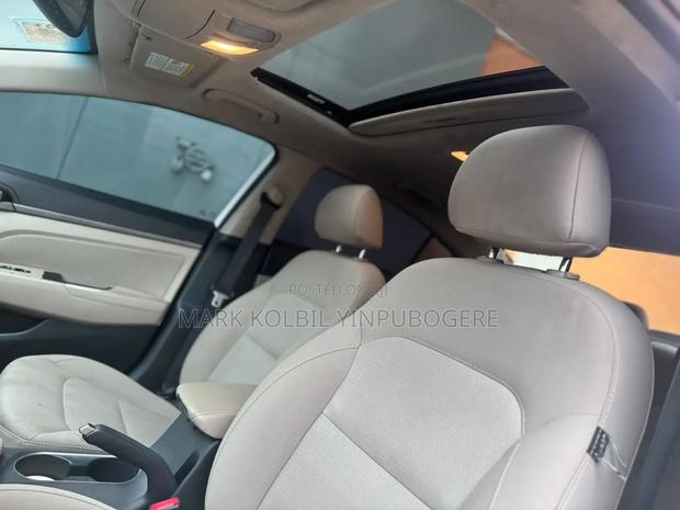 Hyundai Elantra 2017 White