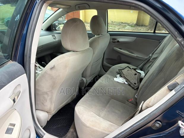 Toyota Corolla LE 4dr Sedan (1.8L 4cyl 4A) 2012 Blue