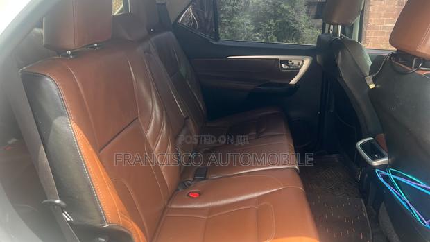 Toyota Fortuner 2.7 AWD 2018 White