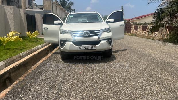 Toyota Fortuner 2.7 AWD 2018 White