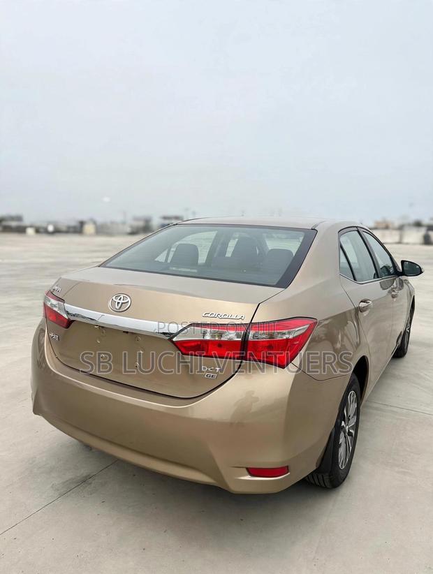 Toyota Corolla 2018 Brown
