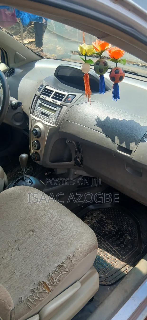 Toyota Vitz 1.3 FWD 3dr 2010